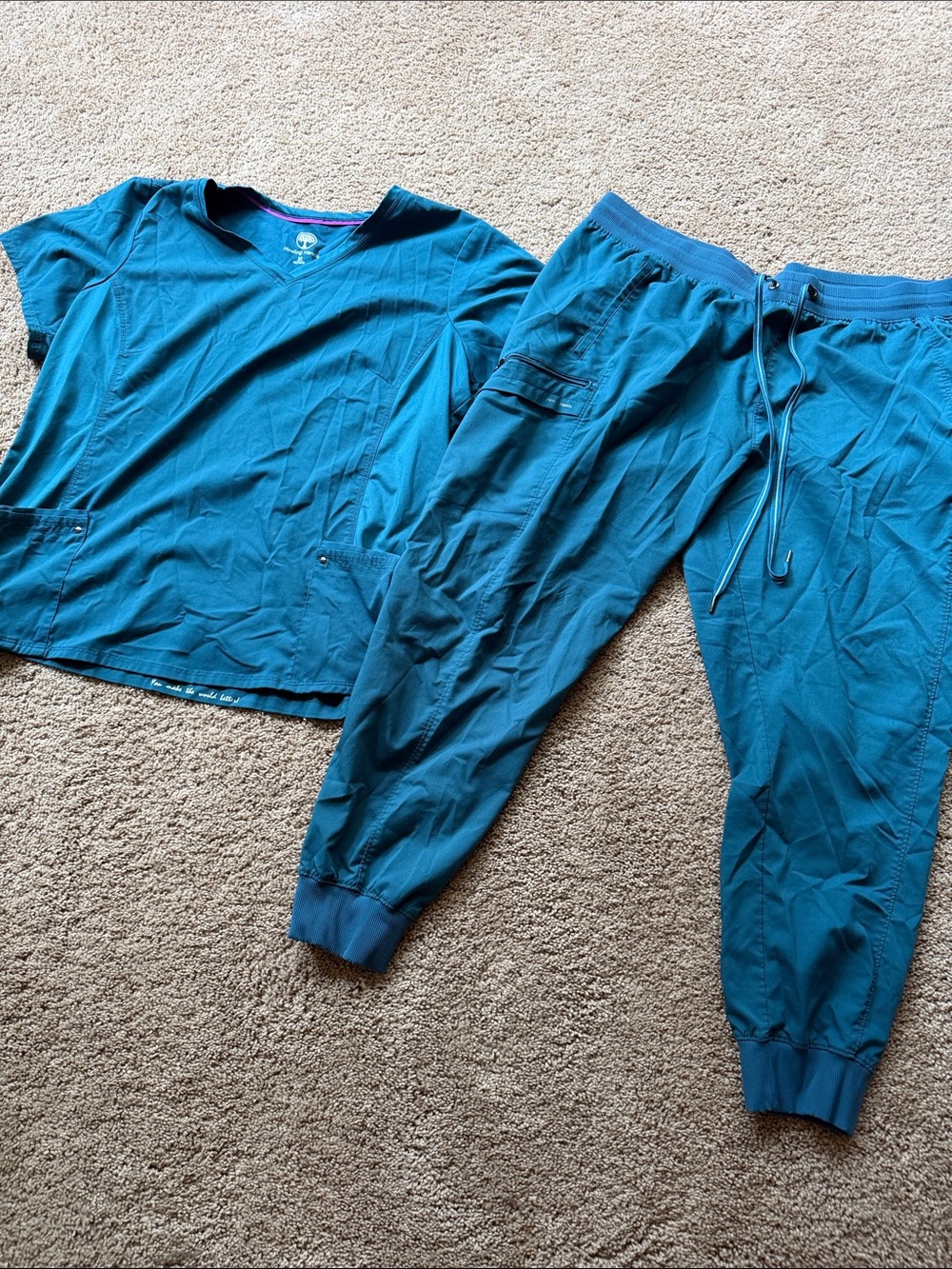 Healing hands, scrub set size 2X/3X